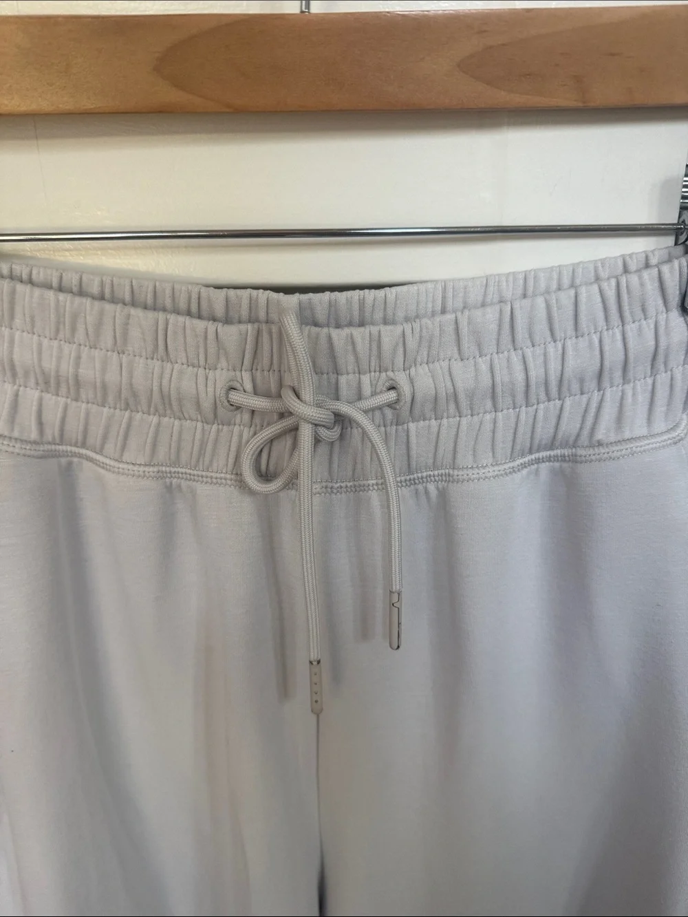 Gilly Hicks by Hollister Active Cool Down Wide-Leg Pants in Stone Medium